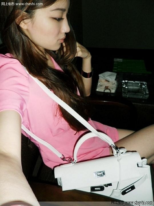 鄭州科技新品亮相，功能亮點(diǎn)與體驗(yàn)展示，遠(yuǎn)離色情內(nèi)容，感受科技魅力