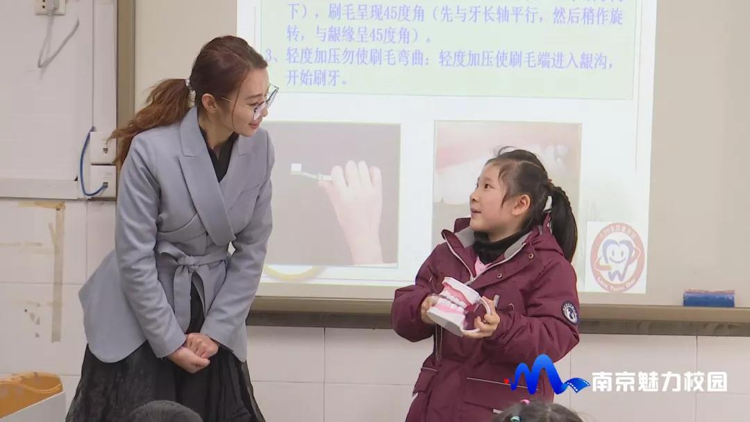 幸福一百公司最新動態(tài)，家的溫馨與友情的綻放同步展現(xiàn)