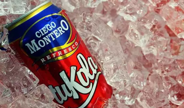 科技浪潮中的暢飲狂歡，最新可樂廣告引領(lǐng)新時代之味