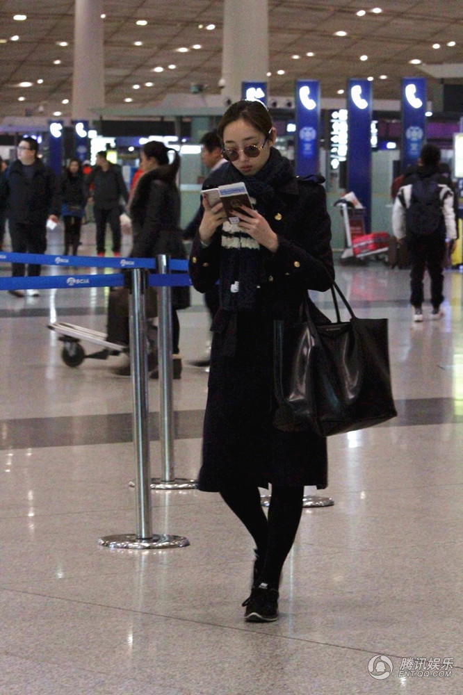 女星機(jī)場(chǎng)最新照片，星光下的溫馨相遇