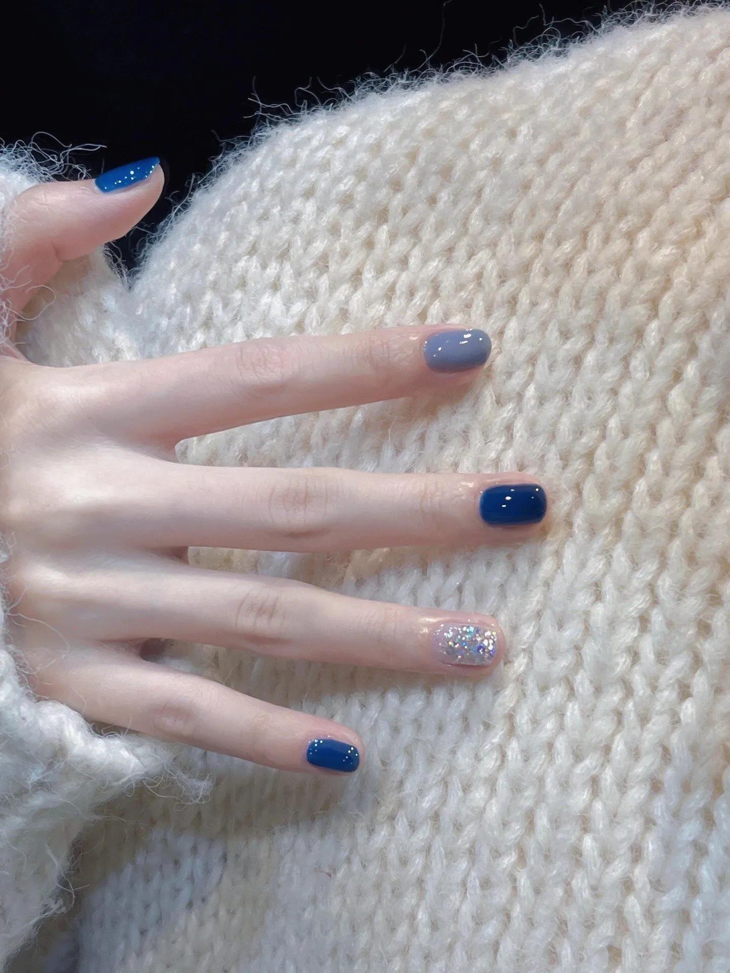 最新美甲時(shí)尚，愛的色彩與日常陪伴的魅力