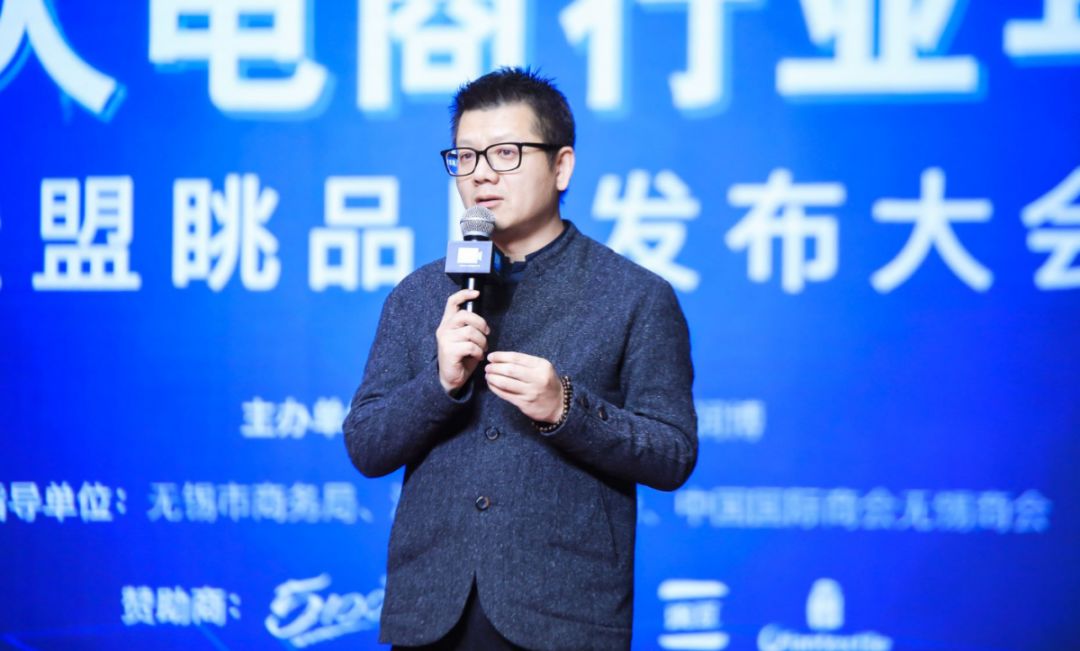 方凱雷最新,方凱雷最新動(dòng)態(tài)，探索科技前沿，引領(lǐng)行業(yè)創(chuàng)新