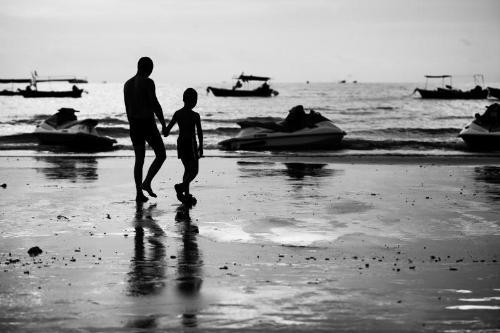 最新春秋旅行社旅游報(bào)價(jià)揭秘，小巷中的隱藏寶藏，啟程未知旅行魅力探索之旅