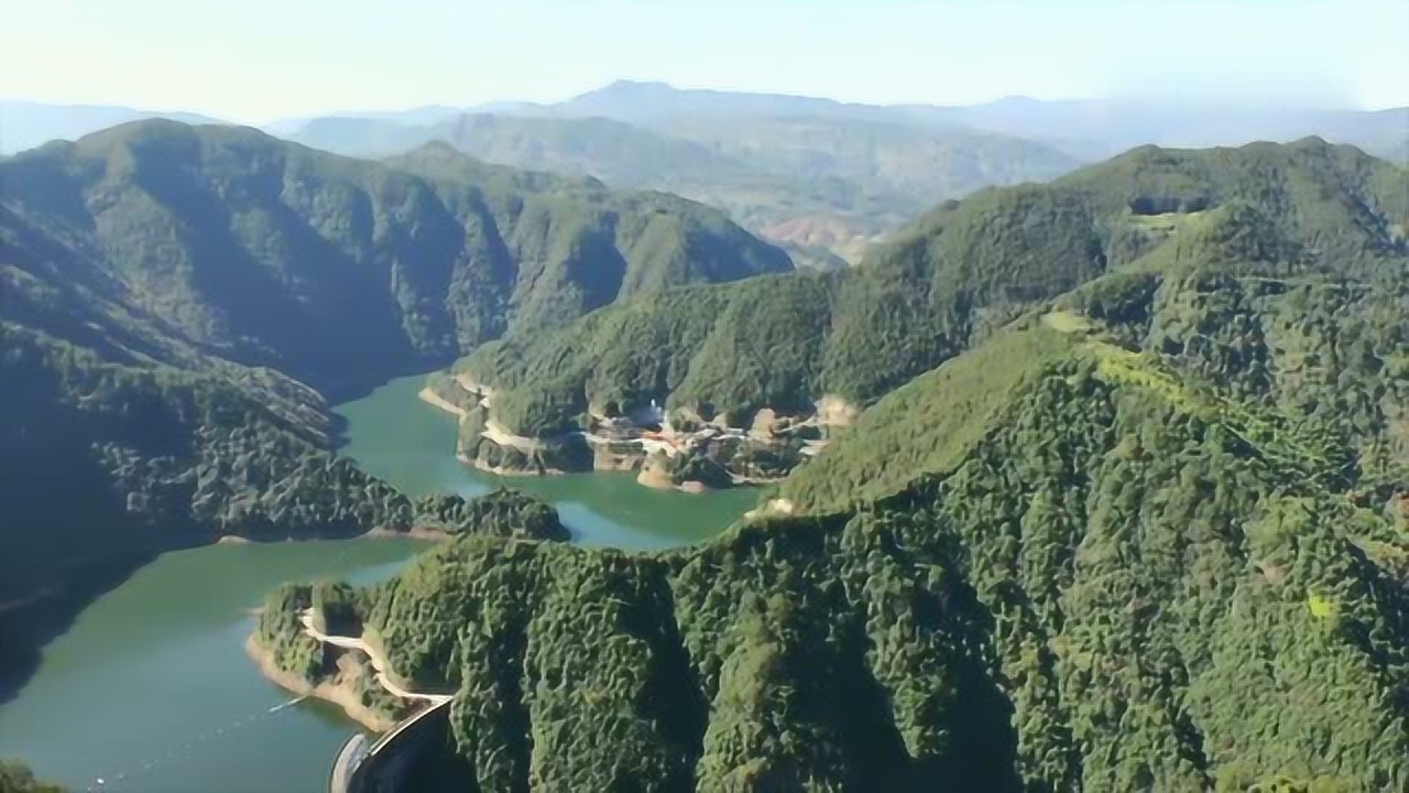 風(fēng)水大師揭秘，墳地選址奧秘與大自然美景的邂逅之旅