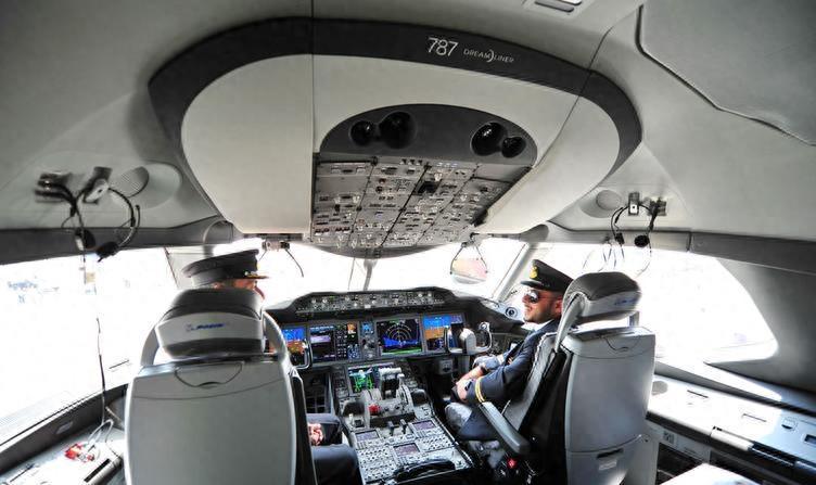 2013年飛機(jī)最新報(bào)價(jià)深度探討，以當(dāng)年市場(chǎng)為例