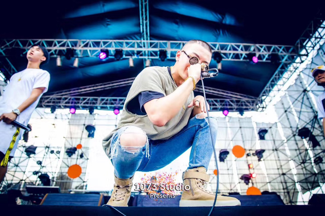 品冠新歌發(fā)布，自信成就夢(mèng)想，正能量點(diǎn)亮人生之歌