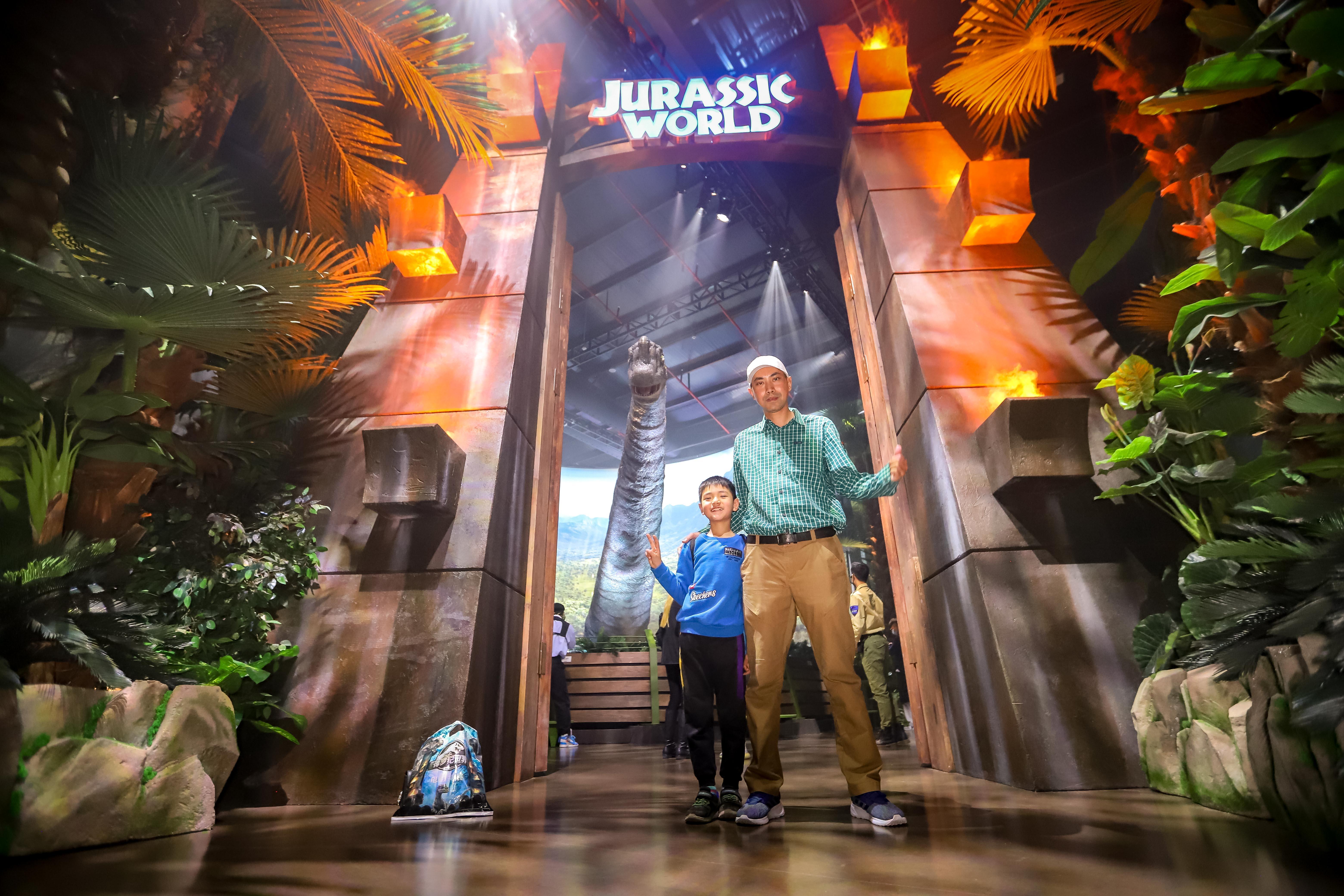 侏羅紀(jì)世界電影，自然探險(xiǎn)之旅，探尋內(nèi)心平和與幽默的旅程