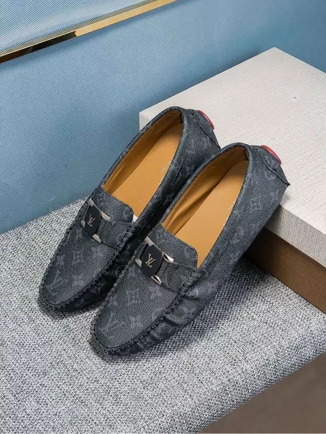 LV最新男鞋，時(shí)尚之選，情感之絆