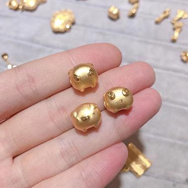 最新黃金價格動態(tài)，小巷深處的黃金秘密