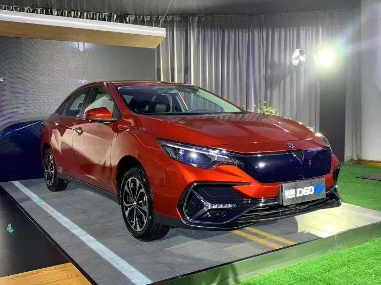 WEY最新款，駕馭變化，自信啟程未來(lái)