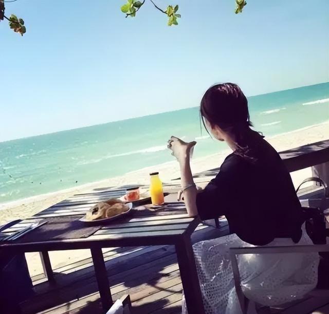 時(shí)尚選擇背后的多元解讀，最新頭像背影引領(lǐng)潮流趨勢(shì)