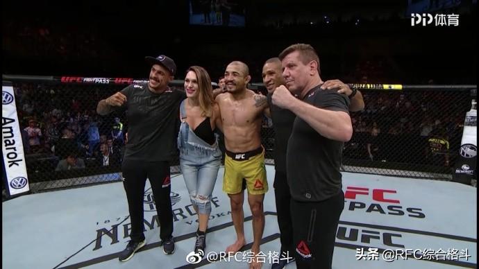 最新WWE格斗之夜，小巷熱血戰(zhàn)場與特色小店的探索之旅