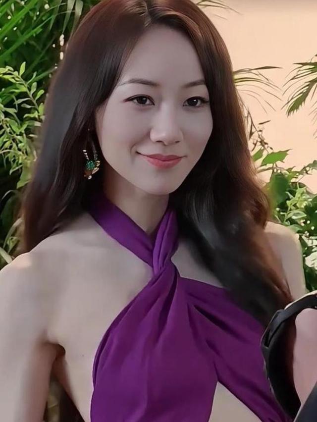 女性頭像時尚潮流演變，最新風(fēng)尚與2025年流行趨勢預(yù)測