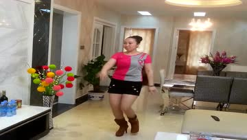 南昌玲玲最新睡衣，自然美景之旅的時尚邀請