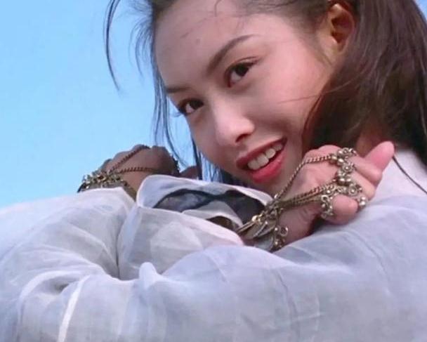 朱茵2025最新照片，公眾視角下的觀點(diǎn)碰撞與個(gè)人立場(chǎng)展現(xiàn)