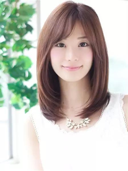 從入門到精通，2025最新短直發(fā)發(fā)型指南，引領(lǐng)時尚風(fēng)潮！