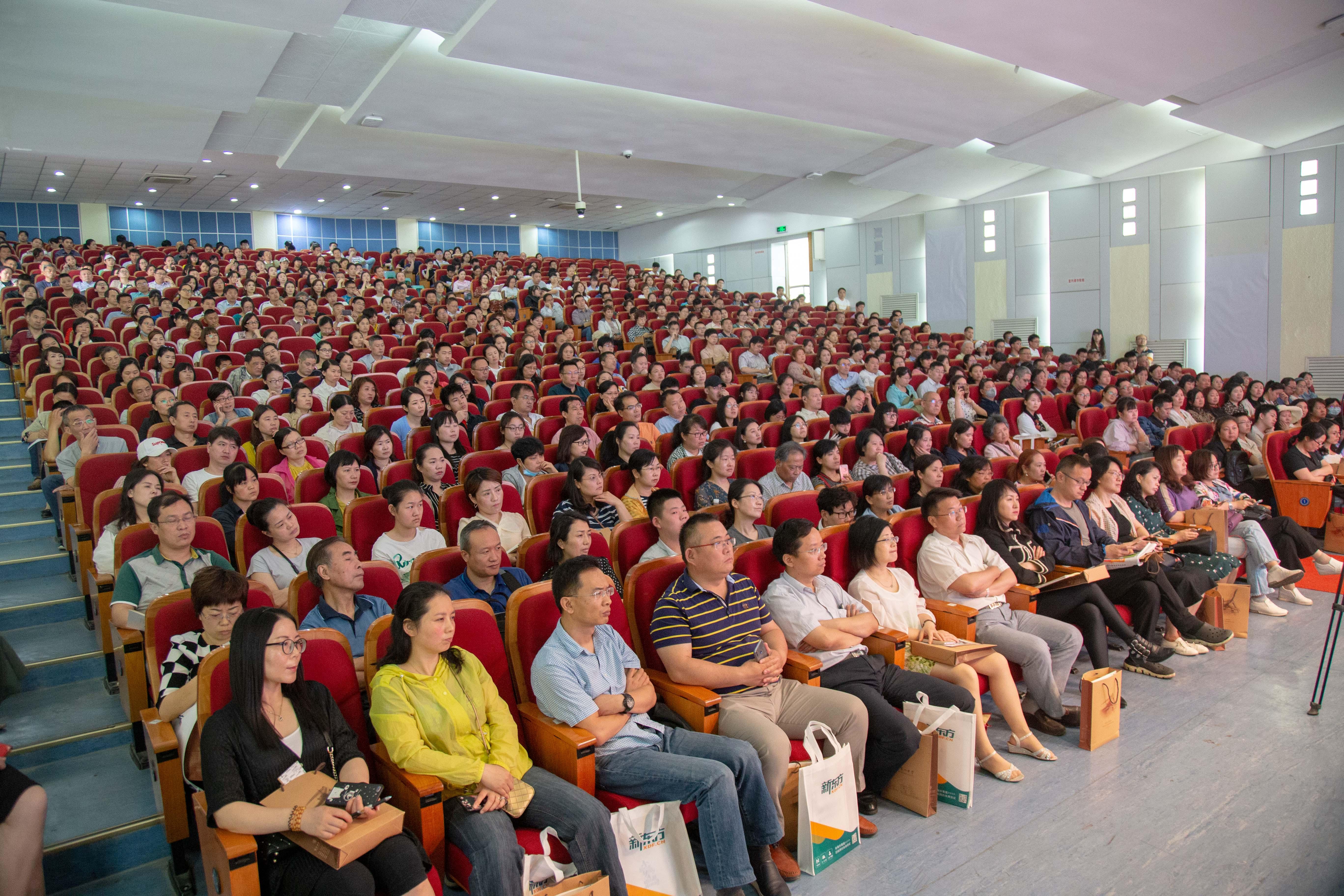 最新直播熱潮，變化中的學(xué)習(xí)，自信與成就的力量