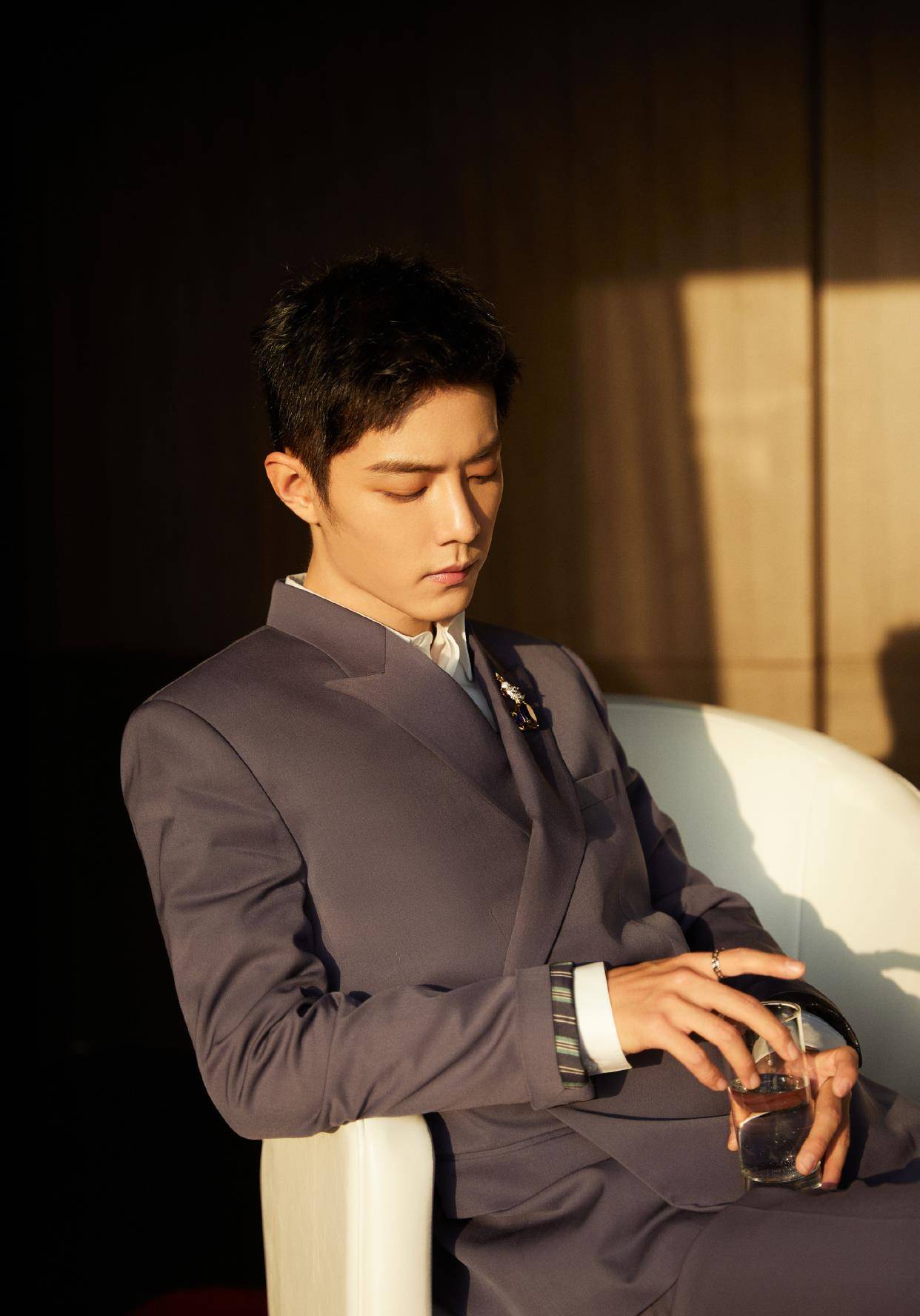 肖戰(zhàn)商務(wù)最新動(dòng)態(tài)，自信與成就感的勵(lì)志之旅匯總