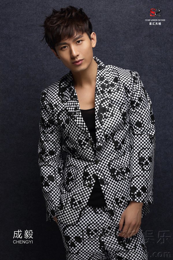 成毅最新劇透揭秘，小巷深處的獨特風情